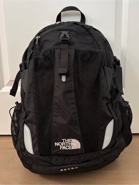 COPY - North Face Recon backpack * excellent condition